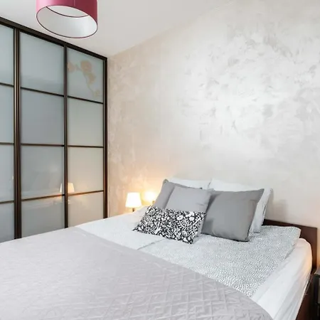 Appartement Goldenberry With Parking Mokotow
